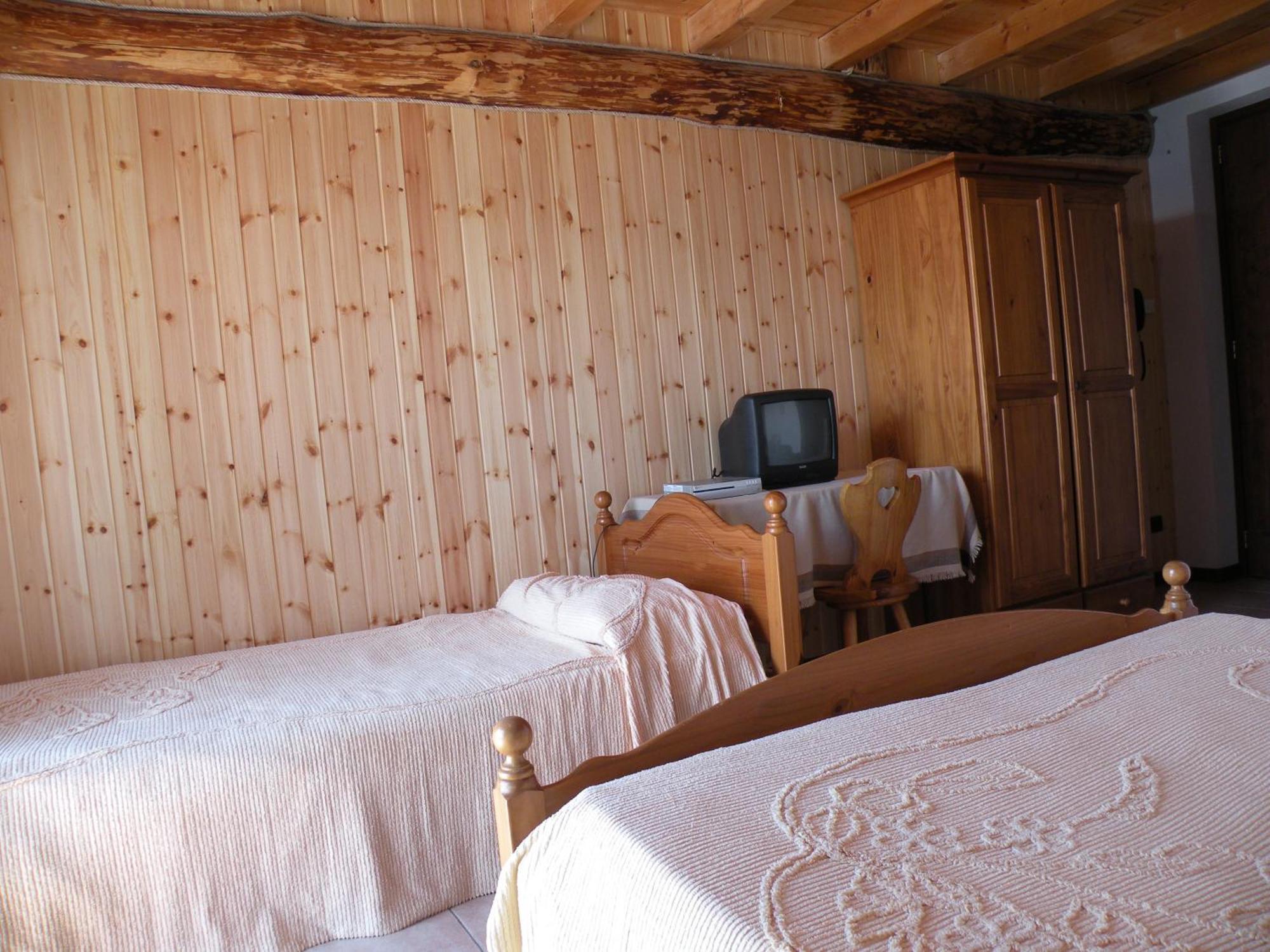Hotel Tamola Сорико Екстер'єр фото